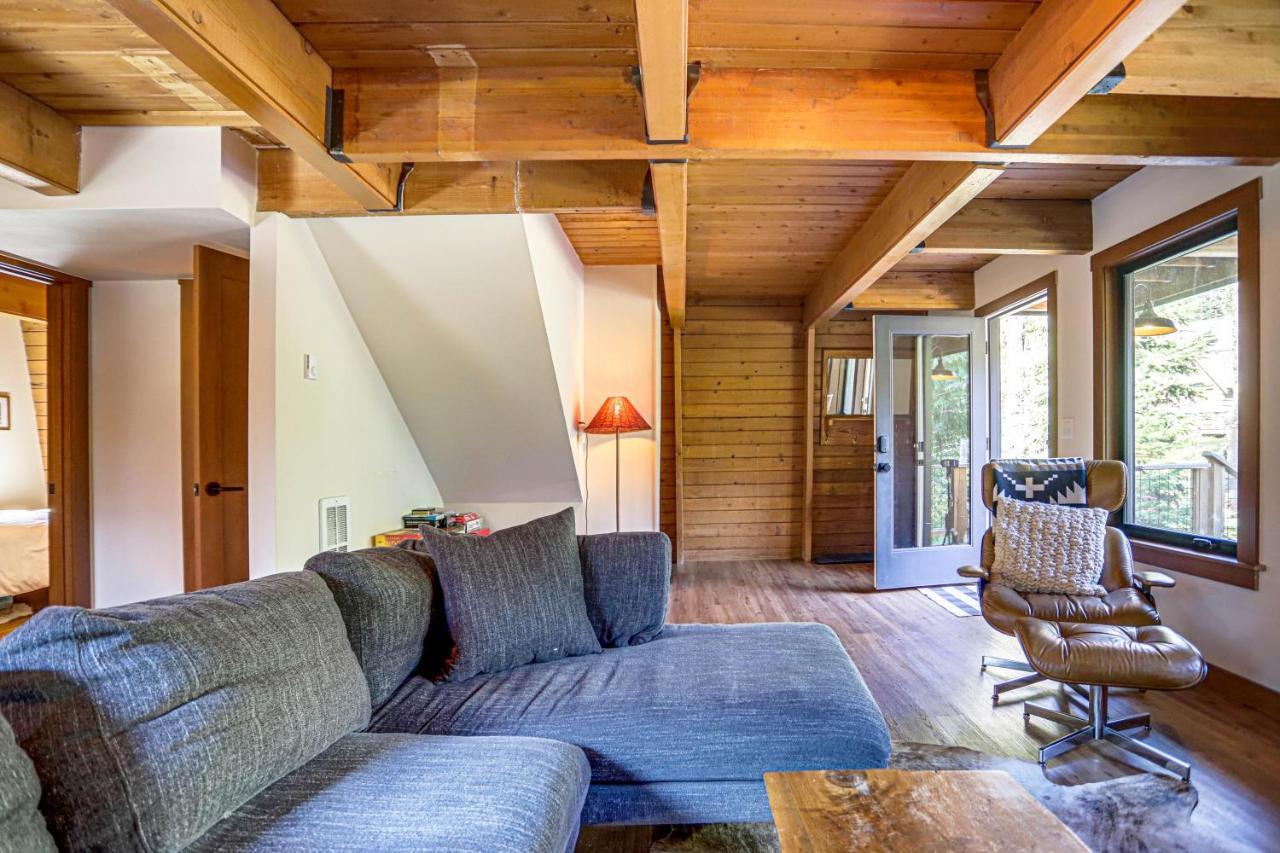 The Bow Roof Cabin Government Camp Exterior photo