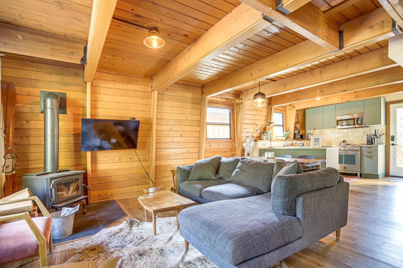 The Bow Roof Cabin Government Camp Exterior photo